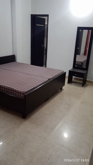 Bedroom in 1 BHK Builder Floor at Sector 44 – for Rent