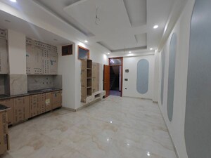 Room in 2 BHK Builder Floor at Sector 73 – for Sale