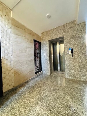 Room in 3 BHK Apartment at Vasant Kunj – for Rent