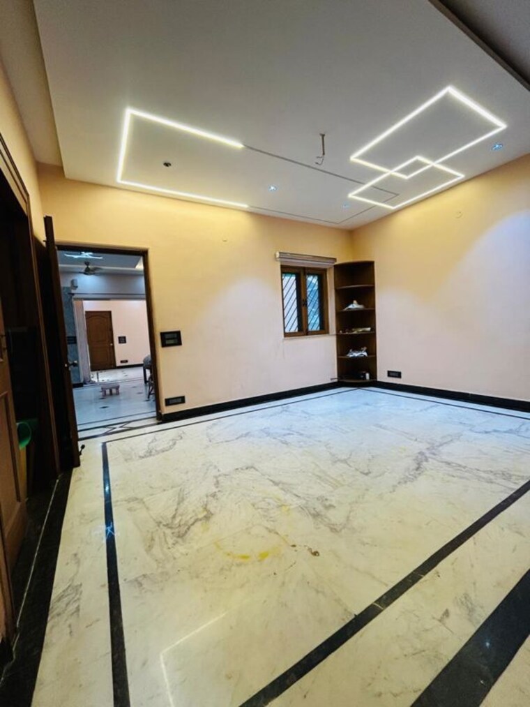 Bedroom, vasant kunj 3 Bedroom 1300 Sq.Ft. Apartment In Vasant Kunj Delhi 10156312