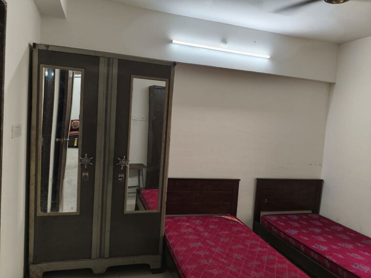 Bedroom, kurla west Pg For Boys In Kurla West 10156264