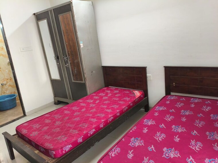 Bedroom, kurla west Pg For Boys In Kurla West 10156264