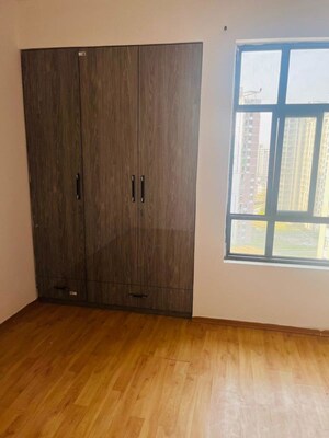 Room in 3 BHK Apartment at Kendriya Lok Nirman CHS, Phi Iv Greater Noida – for Sale