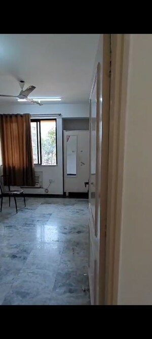 Room in 2 BHK Apartment at Hiranandani Estate Princeton, Ghodbunder Road – for Rent