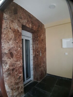 Furnished Amenities in 4 BHK Builder Floor at Sector 45 – for Rent