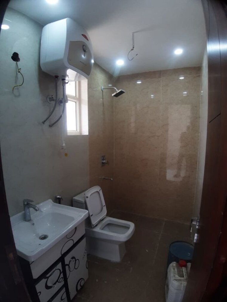 Bathroom, sector 45 4 Bedroom 2400 Sq.Ft. Builder Floor In Sector 45 Gurgaon 10156444