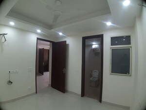 Room in 4 BHK Builder Floor at Sector 45 – for Rent