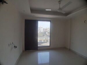 Room in 4 BHK Builder Floor at Sector 45 – for Rent