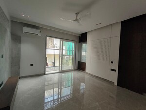 Room in 4 BHK Builder Floor at Sector 45 – for Sale