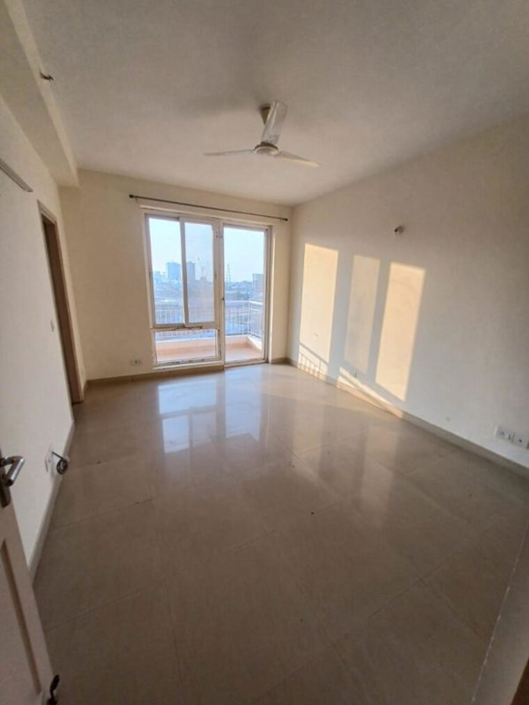 Room, rof-amaltas 2.5 Bedroom 645 Sq.Ft. Apartment In Sector 92 Gurgaon 10156470