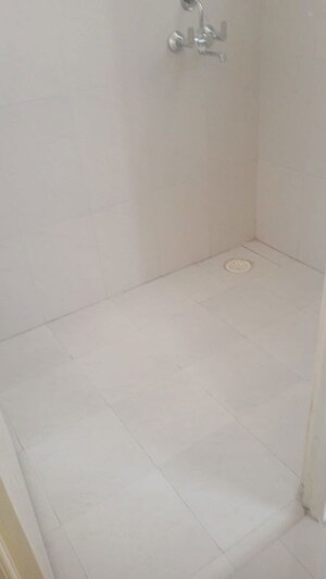 Room in 2.5 BHK Apartment at ROF Amaltas, Sector 92 – for Rent