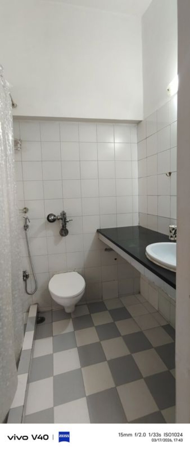 Bathroom, defence colony Studio 350 Sq.Ft. Apartment In Defence Colony Delhi 10156472