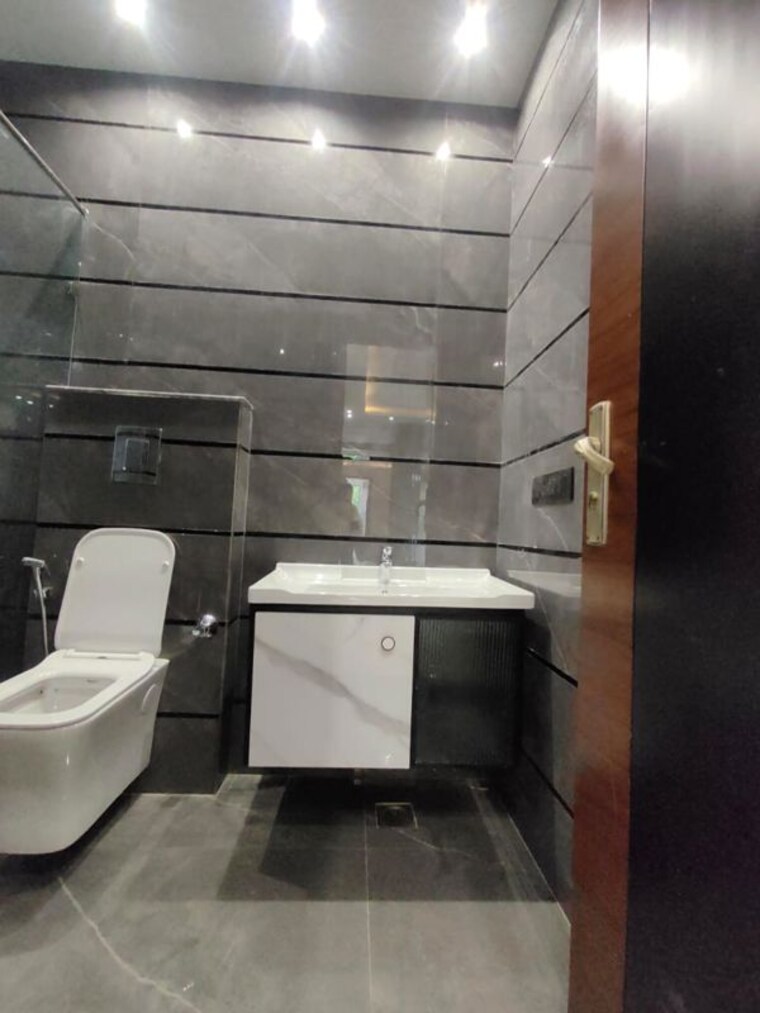 Kitchen, unitech-south-city-1 3 Bedroom 1800 Sq.Ft. Builder Floor In South City 1 Gurgaon 10156482