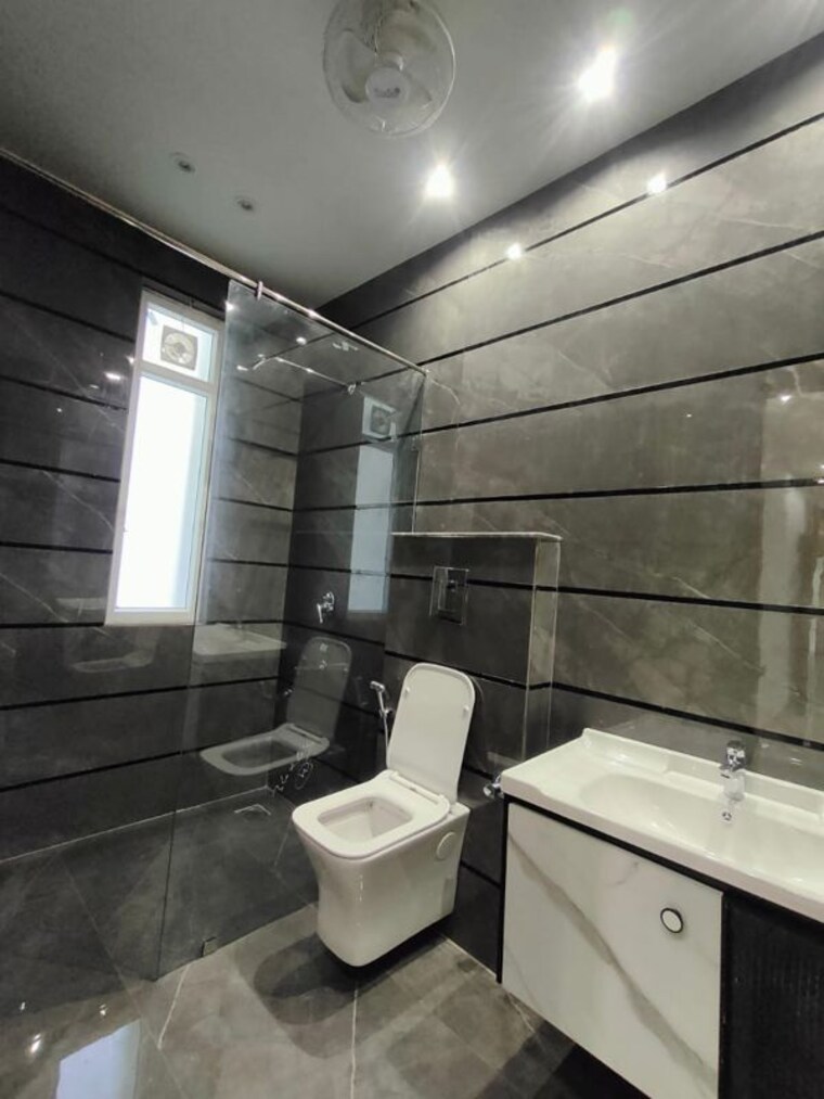 Master Bedroom, unitech-south-city-1 3 Bedroom 1800 Sq.Ft. Builder Floor In South City 1 Gurgaon 10156482