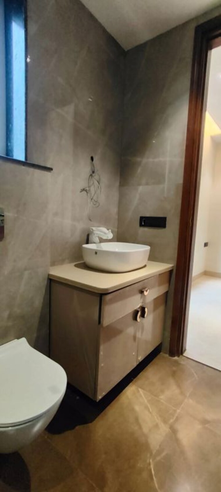Bathroom, unitech-south-city-1 3 Bedroom 1800 Sq.Ft. Builder Floor In South City 1 Gurgaon 10156488