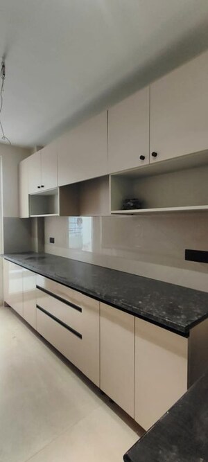 Kitchen in 3 BHK Builder Floor at Unitech South City 1, South City 1 – for Rent