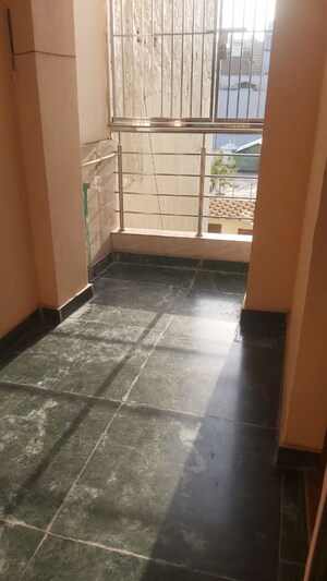 Room in 2.5 BHK Builder Floor at Mayur Vihar – for Rent