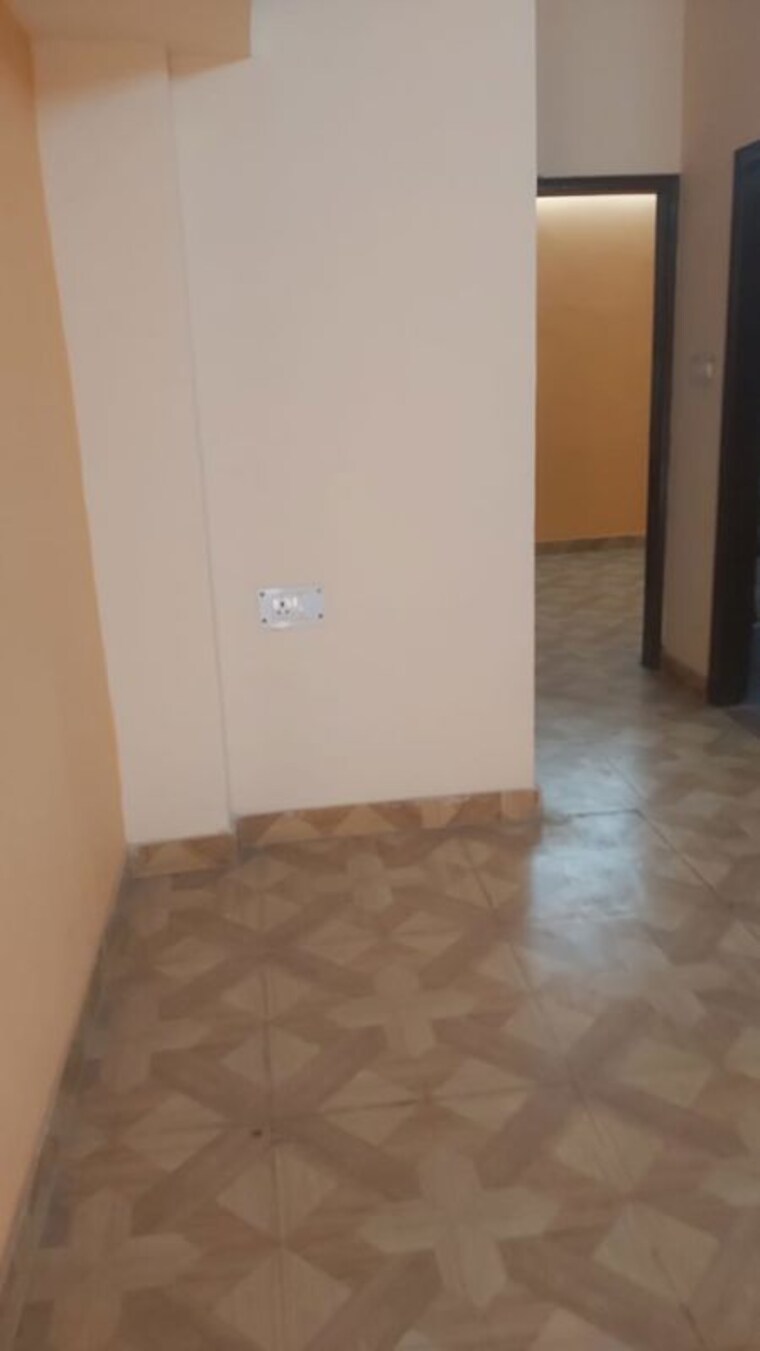 Room, mayur vihar 2.5 Bedroom 650 Sq.Ft. Builder Floor In Mayur Vihar Delhi 10156497