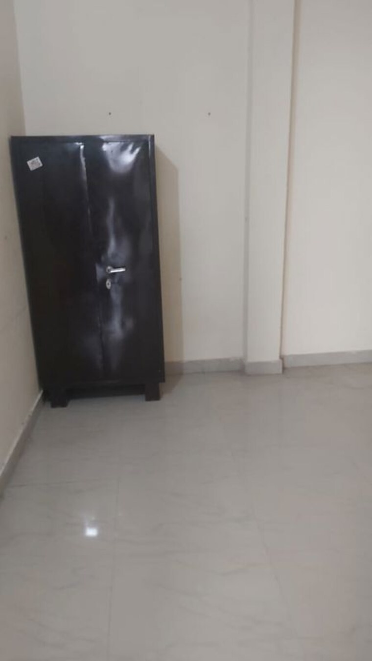 Room, mayur vihar 2.5 Bedroom 700 Sq.Ft. Builder Floor In Mayur Vihar Delhi 10156511