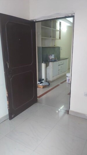 Bathroom in 2.5 BHK Builder Floor at Mayur Vihar – for Rent