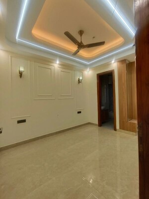 Room in 3 BHK Builder Floor at Sector 45 – for Rent