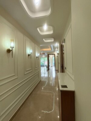 Building Lobby in 3 BHK Builder Floor at Sector 45 – for Rent