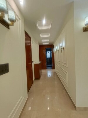Building Lobby in 3 BHK Builder Floor at Sector 45 – for Rent