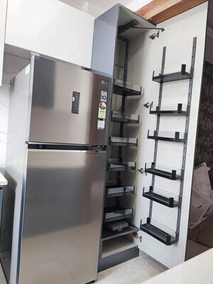 Staircase in 3 BHK Builder Floor at Unitech South City 1, South City 1 – for Rent