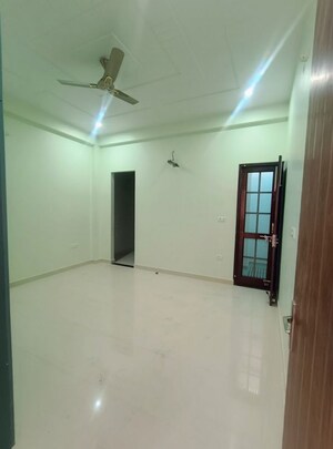 Room in 3 BHK Independent House at Eldeco Udyan II, Raebareli Road – for Rent
