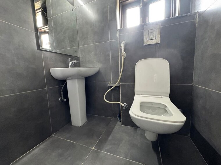 Bathroom, sector 45 4 Bedroom 3000 Sq.Ft. Builder Floor In Sector 45 Gurgaon 10156545