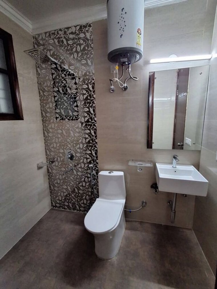 Bathroom, sector 45 3 Bedroom 2300 Sq.Ft. Builder Floor In Sector 45 Gurgaon 10156553