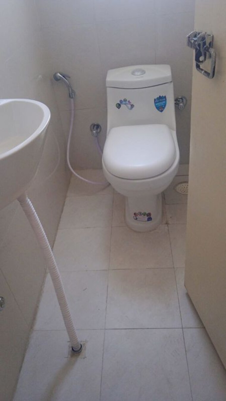 Bathroom, rof-amaltas 2.5 Bedroom 645 Sq.Ft. Apartment In Sector 92 Gurgaon 10156580