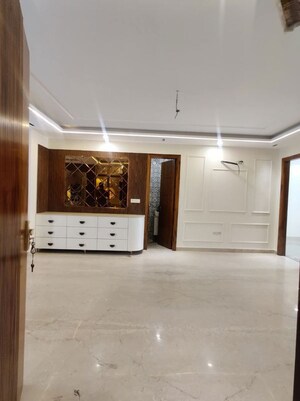 Living Room in 3 BHK Builder Floor at Sector 45 – for Rent