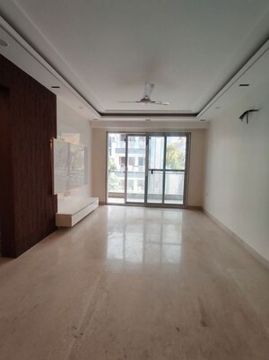 Room in 3 BHK Builder Floor at Sector 45 – for Rent