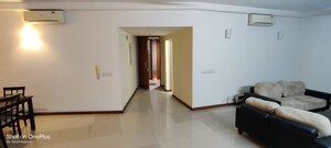 Room in 3 BHK Apartment at Unitech Uniworld Gardens, Sector 47 – for Rent