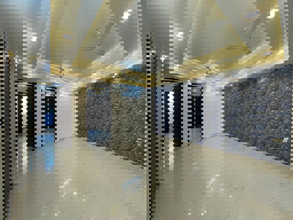 3 BHK 1800 Sq.Ft. Builder Floor in Unitech South City 1