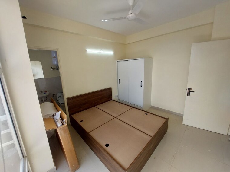 Bedroom, pyramid-altia 3 Bedroom 645 Sq.Ft. Apartment In Sector 70 Gurgaon 10156637