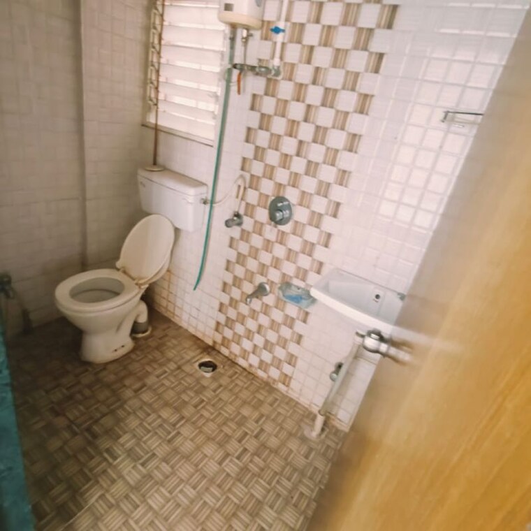 Bathroom, gulmohor-imperial 2 Bedroom 700 Sq.Ft. Apartment In Dhayari Pune 10156642