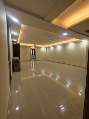 3 BHK Builder Floor For Rent in Sector 45