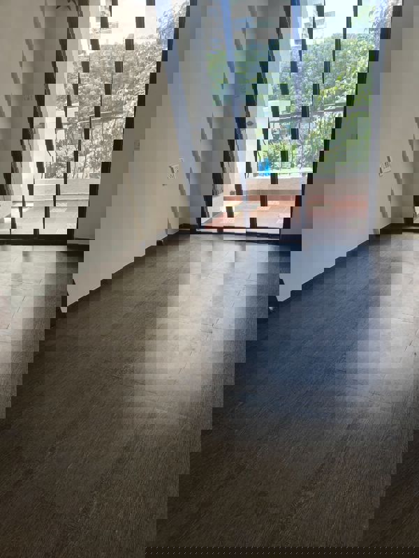 2 BHK + Servant Room 1000 Sq.Ft. Apartment in Aloha Towers