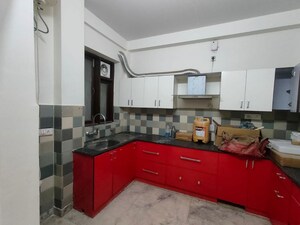 Kitchen in 3 BHK Builder Floor at DLF City Phase IV, Dlf Phase iv – for Rent