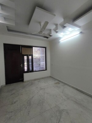 Room in 3 BHK Builder Floor at DLF City Phase IV, Dlf Phase iv – for Rent