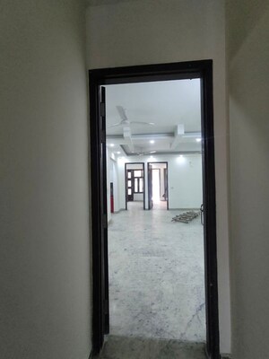 Room in 3 BHK Builder Floor at DLF City Phase IV, Dlf Phase iv – for Rent