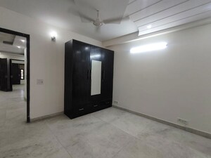 Room in 3 BHK Builder Floor at DLF City Phase IV, Dlf Phase iv – for Rent
