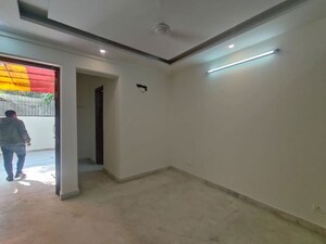 Room in 3 BHK Builder Floor at DLF City Phase IV, Dlf Phase iv – for Rent