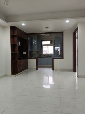 Room in 3 BHK Builder Floor at Sector 45 – for Rent