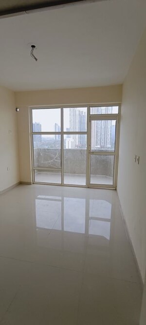 Room in 2 BHK Apartment at Pyramid Midtown, Sector 59 – for Rent