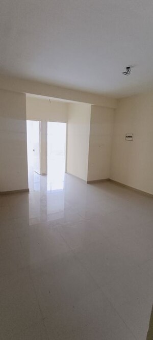 Room in 2 BHK Apartment at Pyramid Midtown, Sector 59 – for Rent