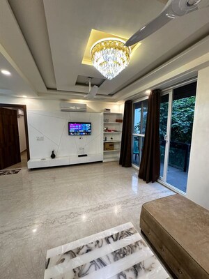 Parking in 3 BHK Builder Floor at Unitech Greenwood City Apartment, Sector 45 – for Rent