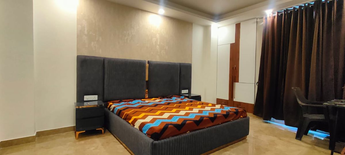 3 BHK + Servant Room Builder Floor For Rent in Unitech Greenwood City Apartment